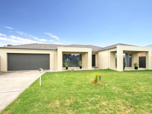 Spacious Family Living in a Quiet Court