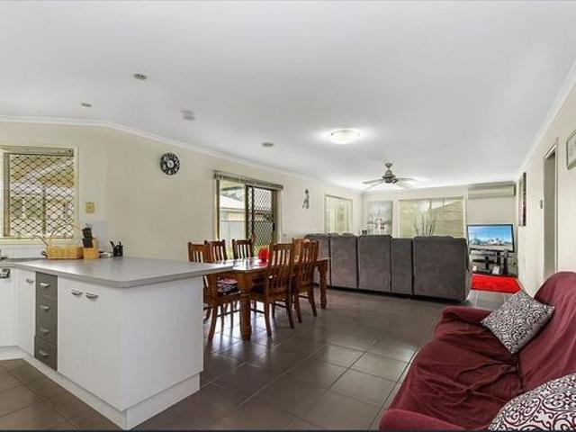 Spacious Family Living in a Quiet Court