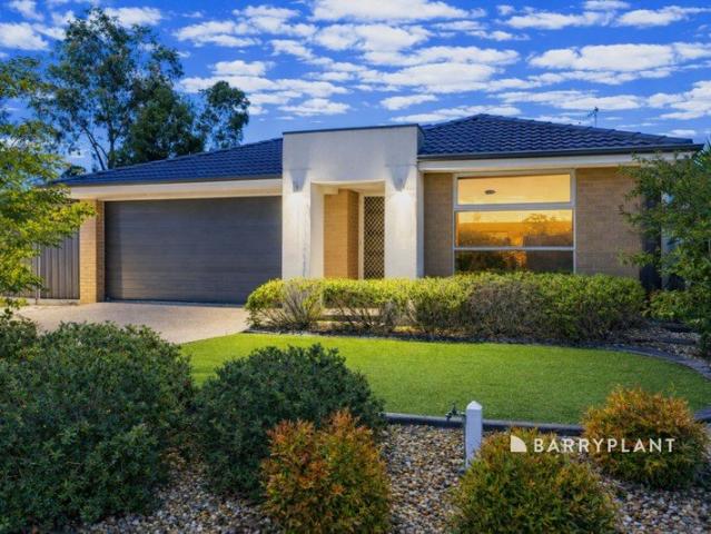 Spacious Family Living in a Quiet Court Location