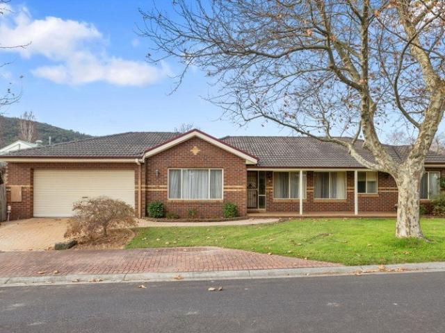 Spacious Family Living in a Quiet Court Location