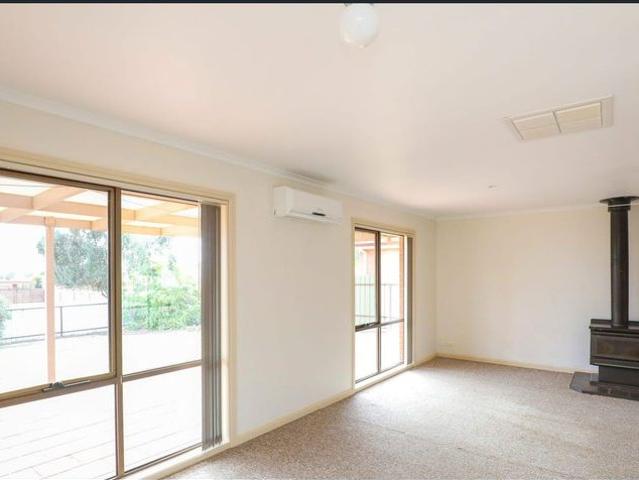 Spacious Family Living in a Quiet Court Location