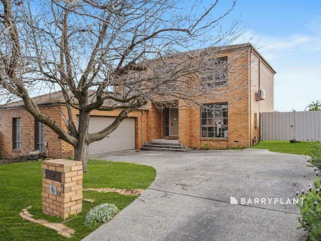 Spacious Family Living in a Quiet Court Location
