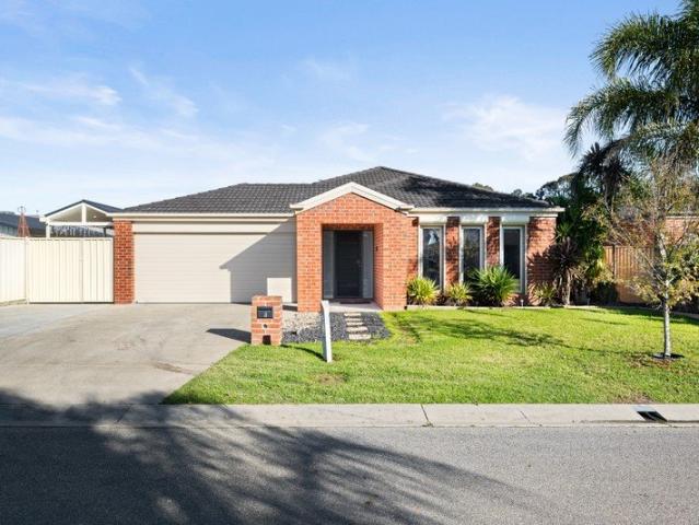 Spacious Family Living in a Quiet Court Location