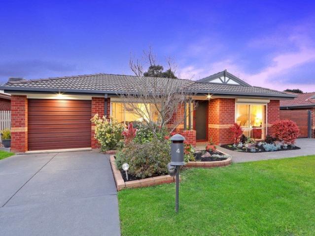 Spacious Family Living in a Quiet Court Location