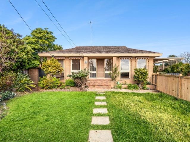 Spacious Family Living in a Quiet Court Location