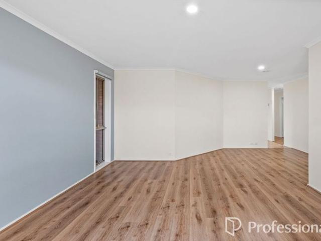 Spacious Family Living in a Quiet Court Location
