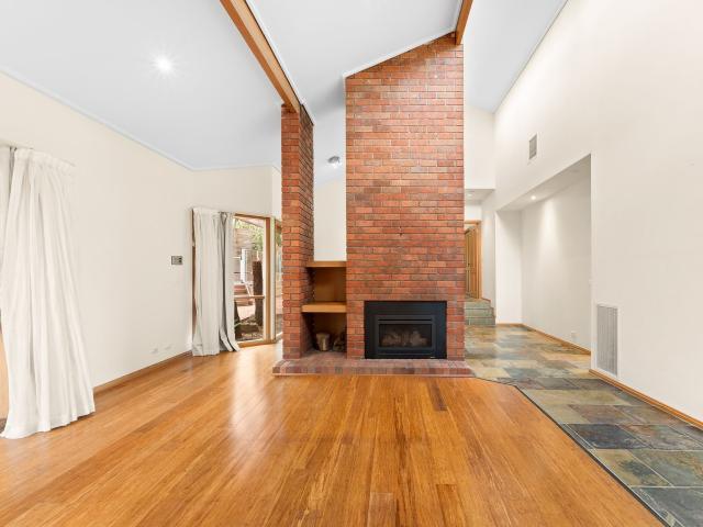 Spacious Family Living in a Quiet Court Location Zoned for East Doncaster Secondary College