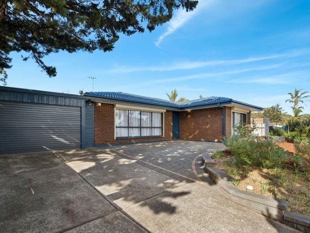 Spacious Family Living in a Quiet Court Setting