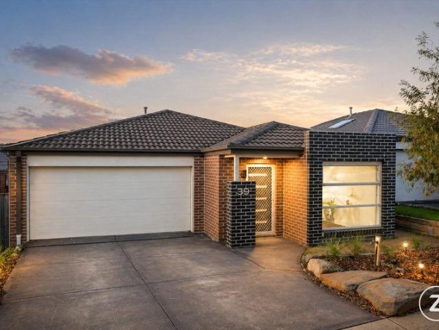 Spacious Family Living in a Quiet, Convenient Pakenham Pocket!