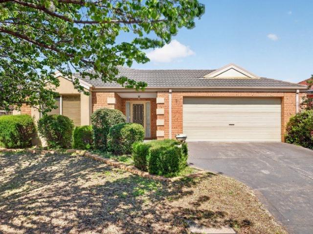 Spacious Family Living in a Quiet Caroline Springs Court