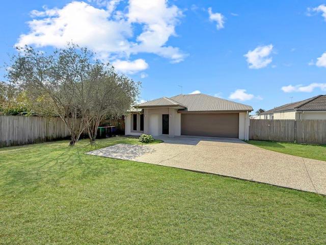 Spacious Family Living in a Quiet Cul De Sac