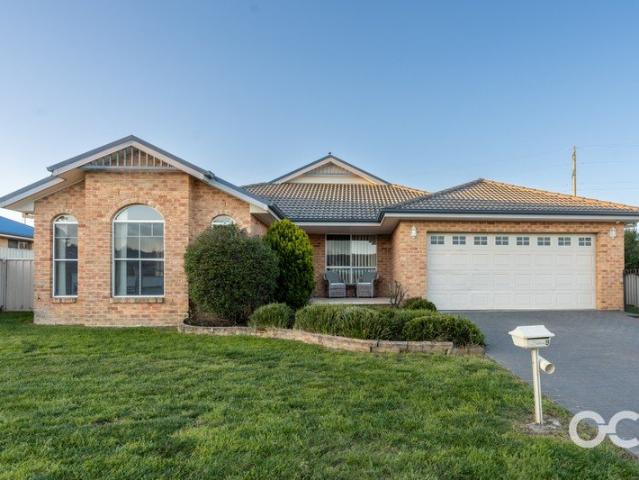 Spacious Family Living in a Quiet Cul de Sac
