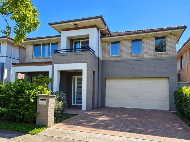 SPACIOUS FAMILY LIVING IN A QUIET AND CONVENIENT LOCATION