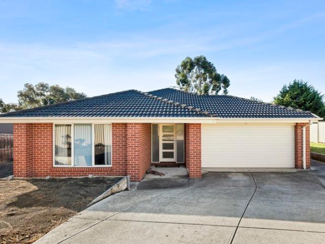 Spacious Family Living in a Quiet Bannockburn Pocket