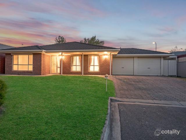 Spacious Family Living In A Quiet Enfield Court