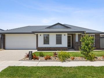 Spacious Family Living in a Quiet Lara Location