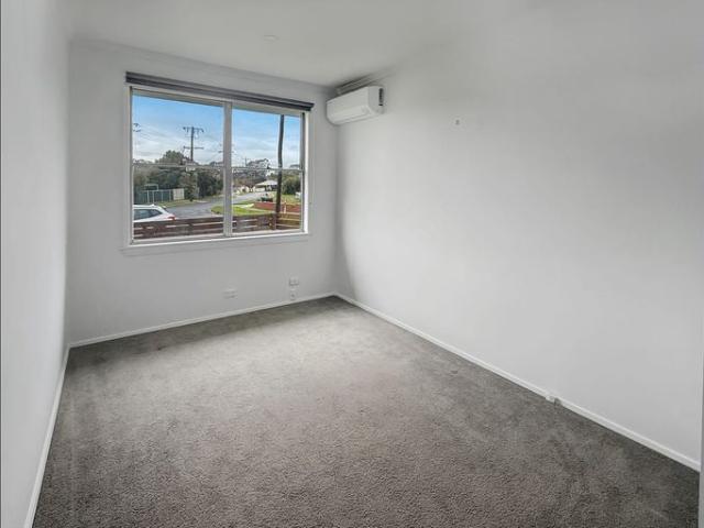 Spacious Family Living in a Quiet Seymour Location