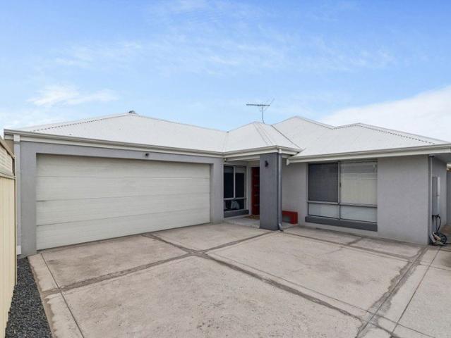 Spacious Family Living in a Quiet, Parkside Position