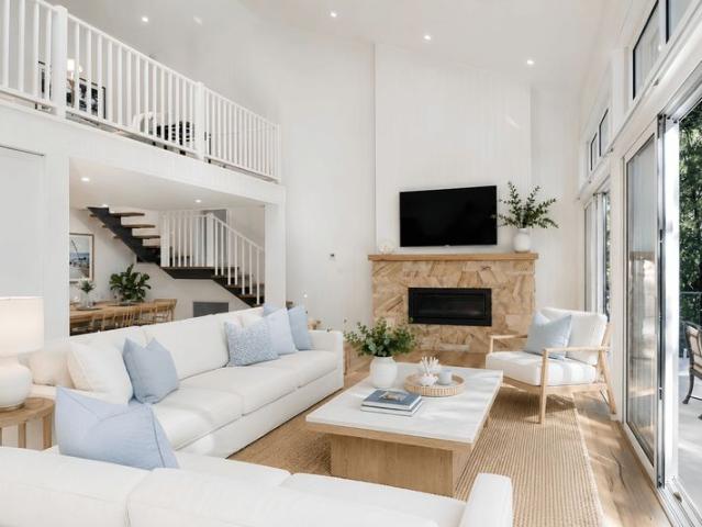 Spacious Family Living in a Tranquil Pittwater Setting
