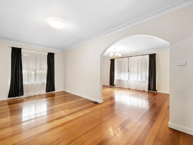 Spacious family living in an ultra convenient location