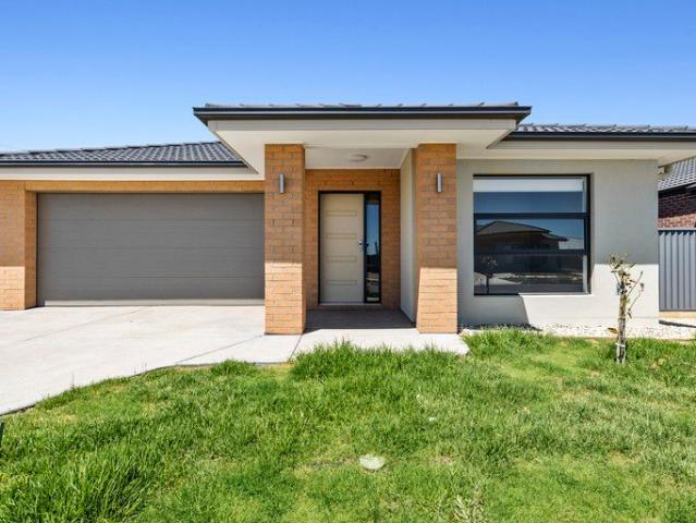 Spacious Family Living in an Unbeatable Location!