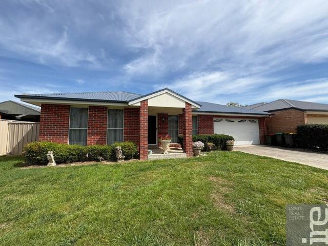 Spacious Family Living in Cambridge Estate!