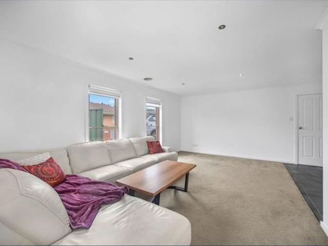 Spacious Family Living in Canadian