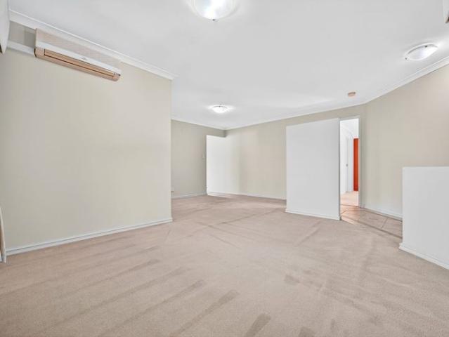 Spacious Family Living in Como