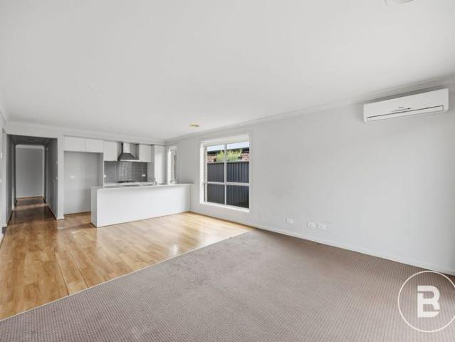 SPACIOUS FAMILY LIVING IN CONVENIENT BONSHAW LOCATION