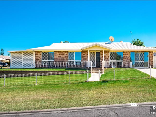 Spacious Family Living in Convenient Kawana Location