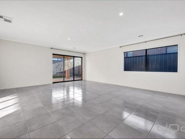 Spacious Family Living in Craigieburn