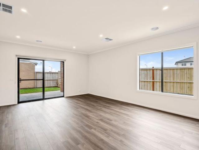 Spacious Family Living in ever growing Lara