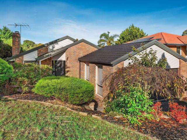 Spacious Family Living in East Doncaster Secondary College Zone