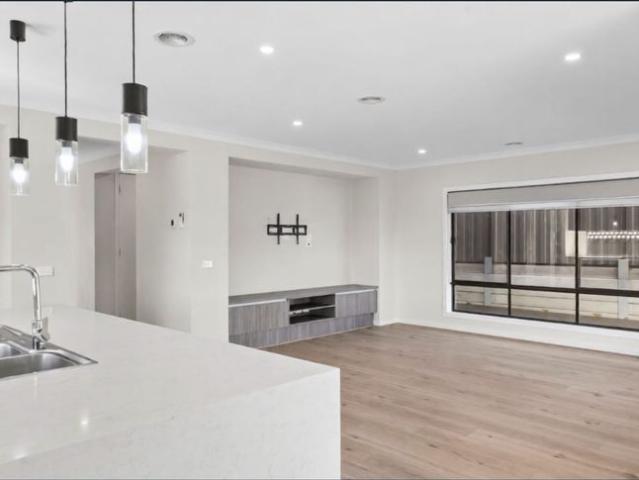 Spacious Family Living in Featherton Rise Estate