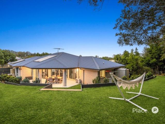 Spacious Family Living in Glasshouse Mountains!