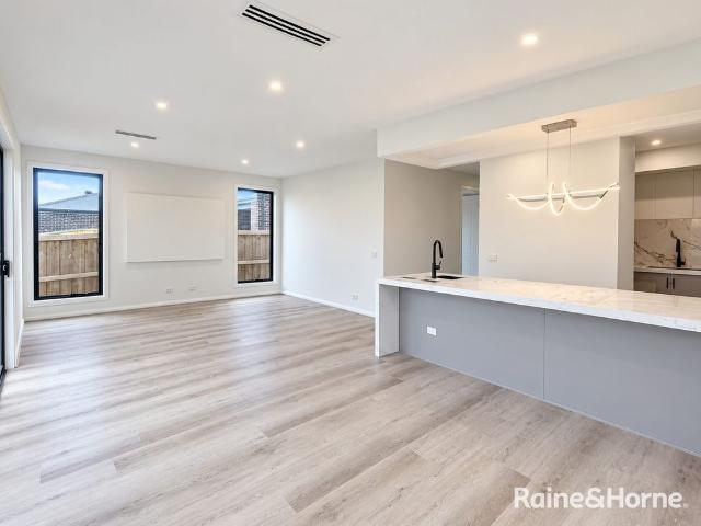 Spacious Family Living in Growing Donnybrook