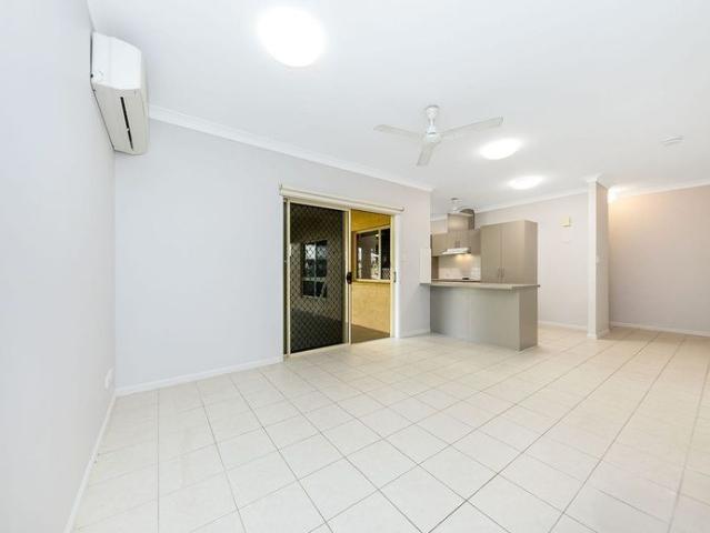 Spacious family living in Idalia