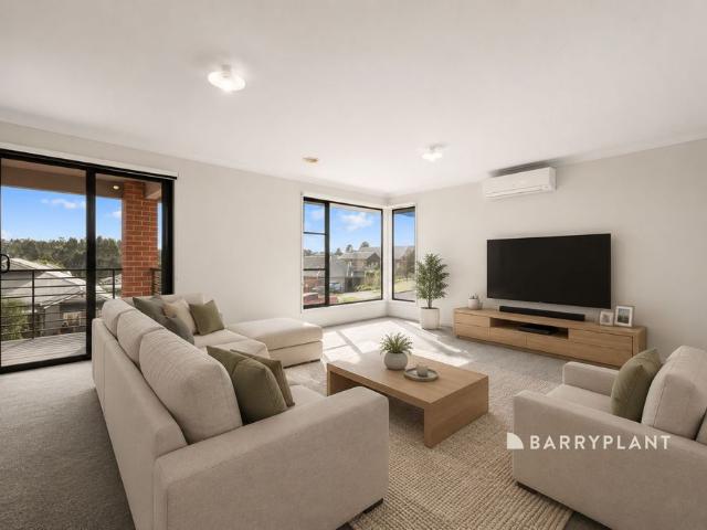 Spacious Family Living in Jacksons View