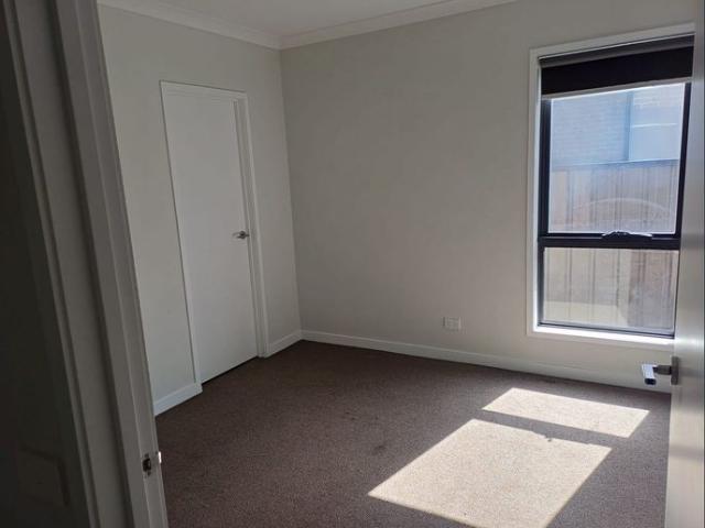 Spacious Family Living in Kalkallo with 4 Bedrooms and Double Garage