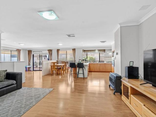 Spacious Family Living in Kingston Estate