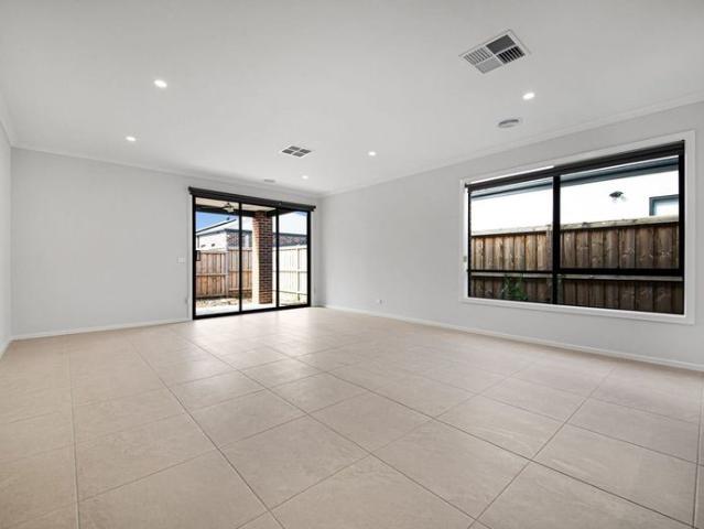Spacious Family Living in Lara | Alfresco & Double Garage