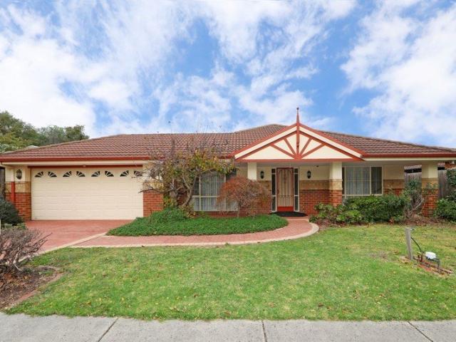 Spacious Family Living in Prestigious Area with 5 Bedrooms