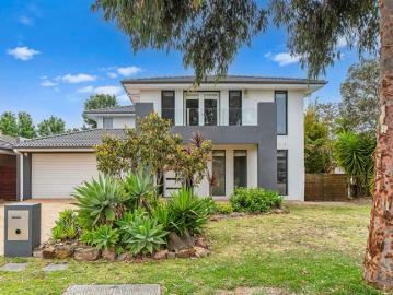 Spacious Family Living in Prestigious Sandhurst Estate