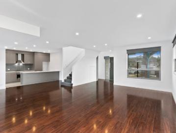 Spacious family living in prime Avondale Heights position