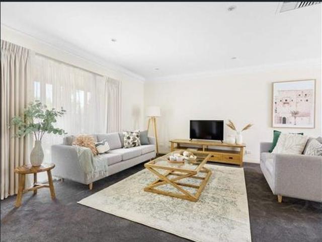 Spacious Family Living in Prime Carrum Location