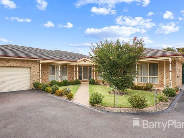 Spacious Family Living in Prime Carrum Location