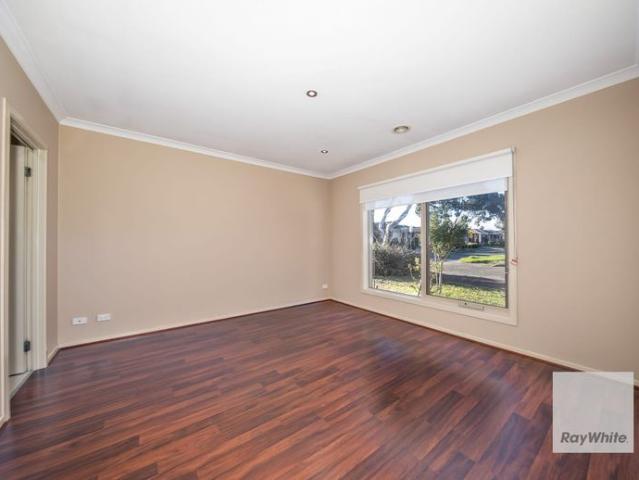 Spacious Family Living in Prime Deer Park Location
