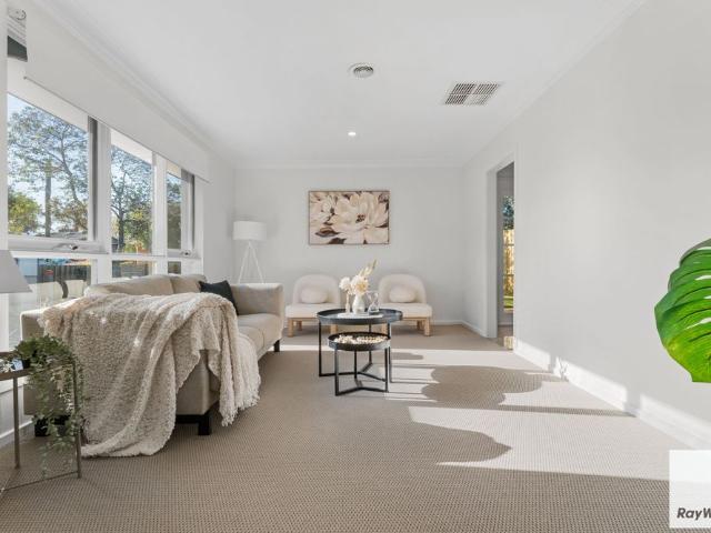 Spacious Family Living in Prime Deer Park Location