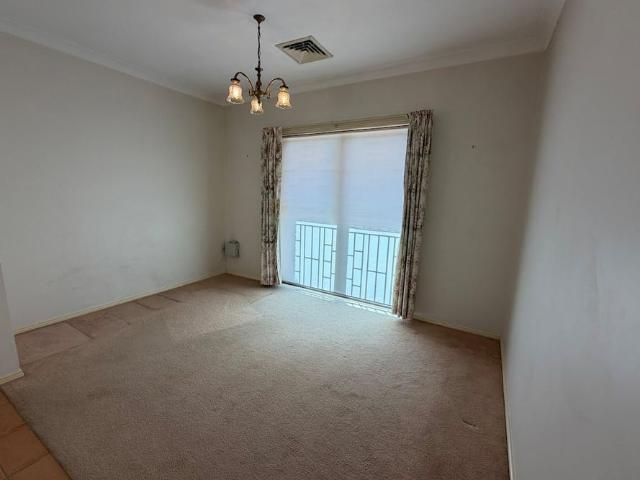 SPACIOUS FAMILY LIVING IN PRIME SOUTH DUBBO LOCATION