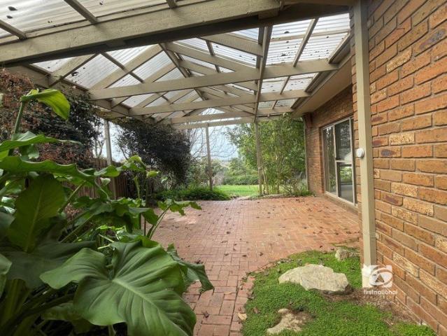 SPACIOUS FAMILY LIVING IN QUIET COURT